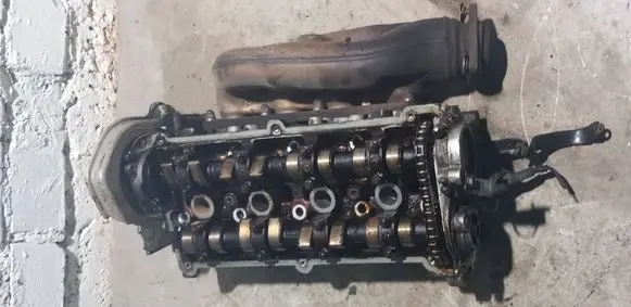 Audi A8 S8 D2 4D Engine head 077103373AE
