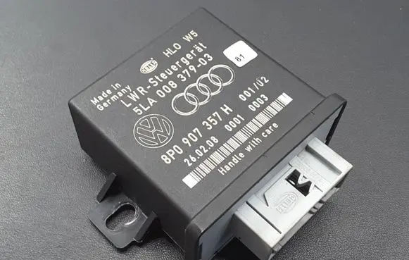 Audi A4 S4 B7 8E 8H Light module LCM 8P0907357H 5LA008379 5LA00837903