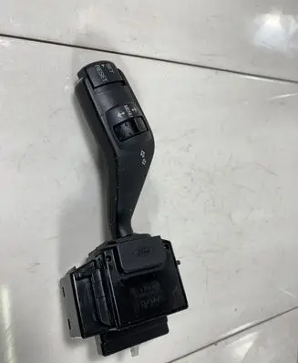Ford Focus Indicator stalk 17D9402