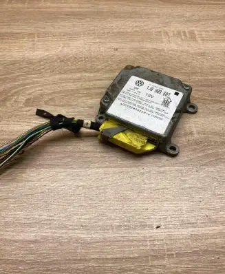 Volkswagen PASSAT B5 Airbag control unit/module 1J0909607 5WK4199