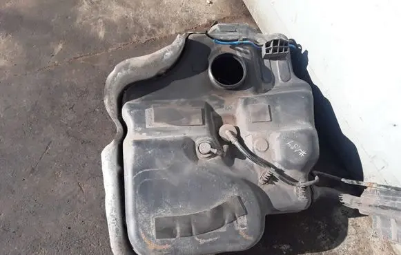 Volkswagen Touran I Fuel tank 