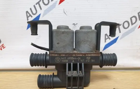 BMW X5 E70 Coolant heater control valve 6910544 64116910544