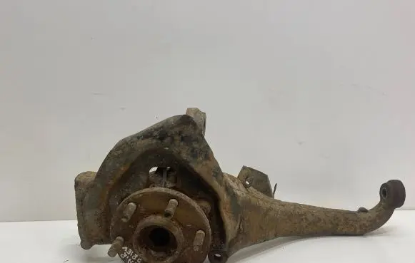 Nissan Navara D40 Front wheel hub