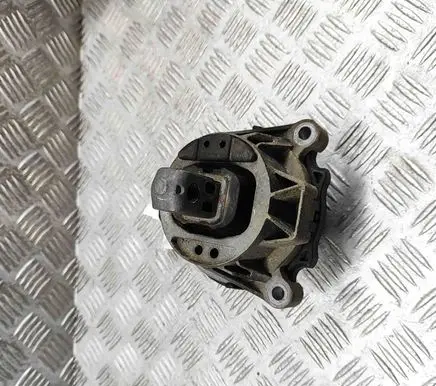 BMW 3 F30 F35 F31 Engine mount bracket 6799104