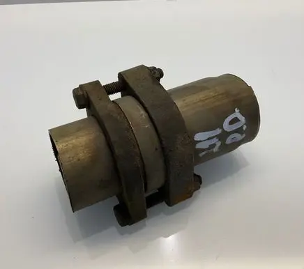 Mercedes-Benz E W211 Muffler pipe connector clamp 