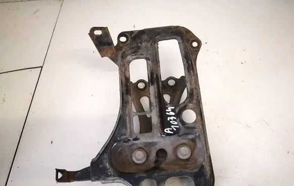 Toyota Avensis T270 Battery bracket 