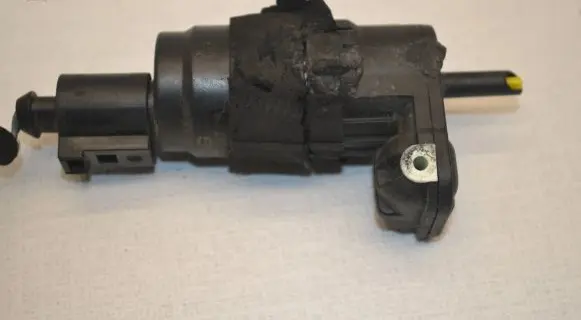 Audi A6 S6 C7 4G Windscreen/windshield washer pump 8K9955647