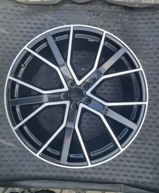 Audi Q7 4M R22 alloy rim 4M8