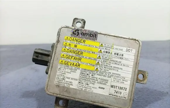 Honda Accord Voltage converter/converter module W3T13072