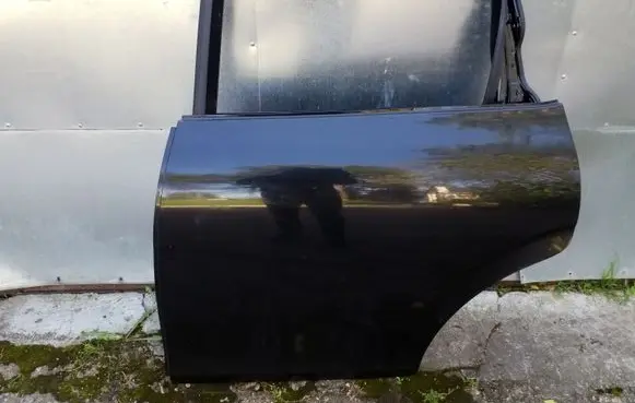 Seat Leon (1P) Rear door