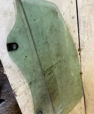 Citroen C4 Cactus Front door window glass four-door