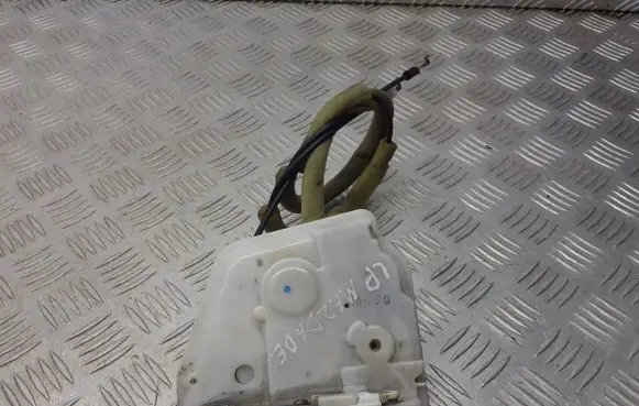 Mazda 2 Front door lock
