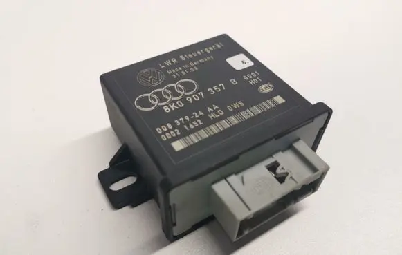 Audi A4 S4 B8 8K Light module LCM 8K0907357B