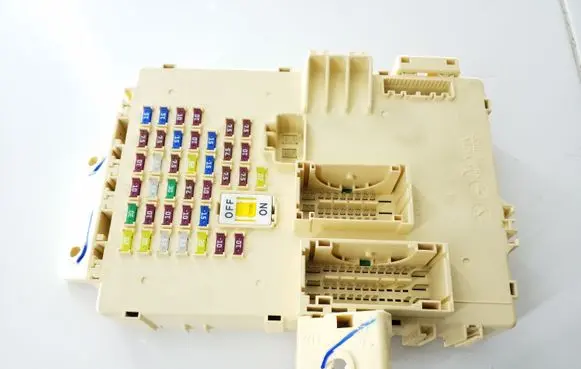 Hyundai i40 Fuse module 919503Z010
