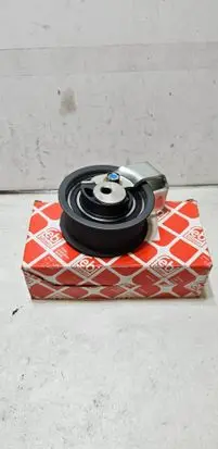 Volkswagen PASSAT B5.5 Generator/alternator belt tensioner 045109243C