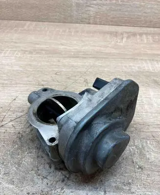 Audi A8 S8 D3 4E Throttle valve 057128063