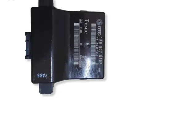 Audi A3 S3 8P Gateway control module 1K0907530B 1K0907951