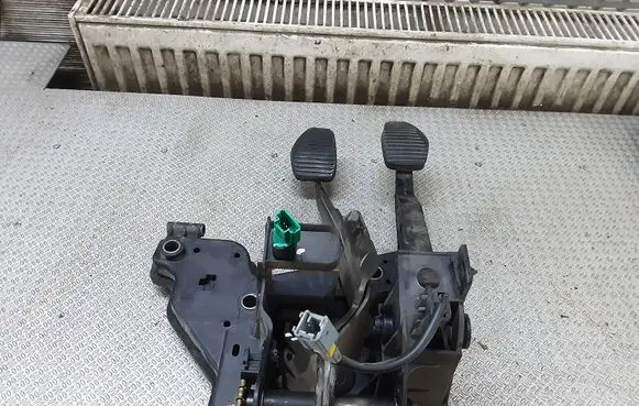 Citroen C5 Pedal assembly 9654158680