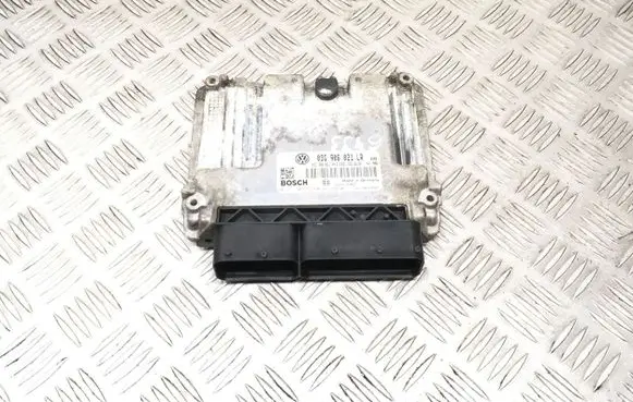 Volkswagen PASSAT B6 Engine control unit/module 03G906021LR 0281013260 1039S16965
