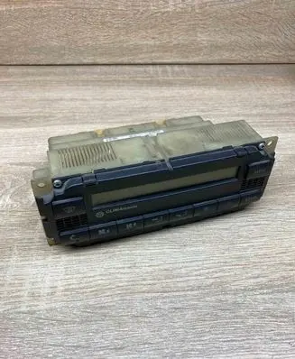 Volkswagen PASSAT B5 Radio/CD/DVD/GPS head unit 3B1907044A 5HB007617