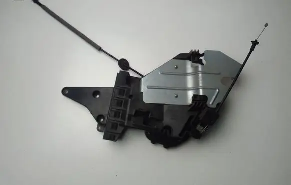 Volvo S80 Rear door lock 30661074