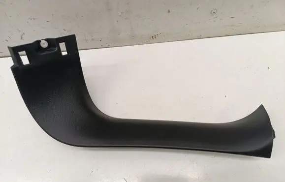 Jeep Cherokee Tailgate trim 1UD11DX9AB