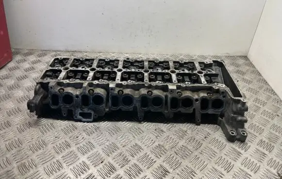 BMW 3 F30 F35 F31 Engine head 7812929
