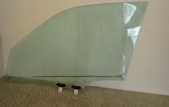 Nissan X-Trail T30 Sliding door window/glass 