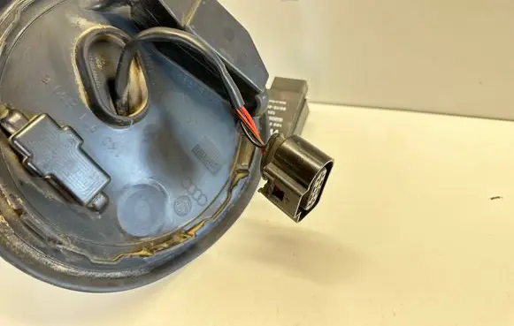 Skoda Octavia Mk2 (1Z) Fuel pump relay 1K0906093E