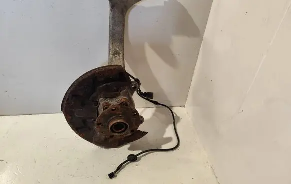 Audi A4 S4 B7 8E 8H Front wheel hub spindle knuckle 8e0407241b