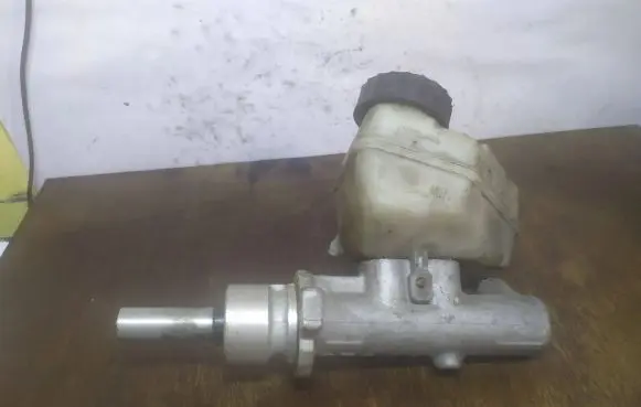 Master brake cylinder