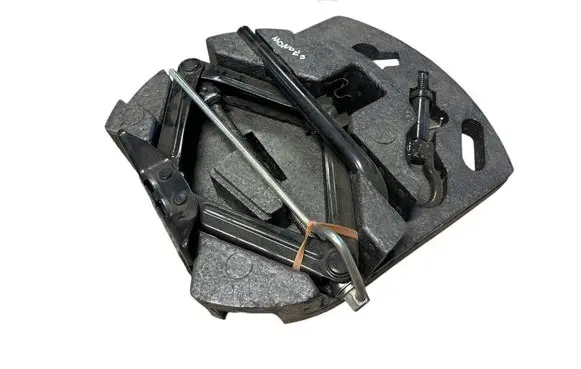 Ford Mondeo MK IV Tool set 7s7117009
