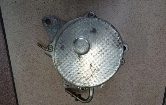 Opel Vectra C Vacuum pump 70007401