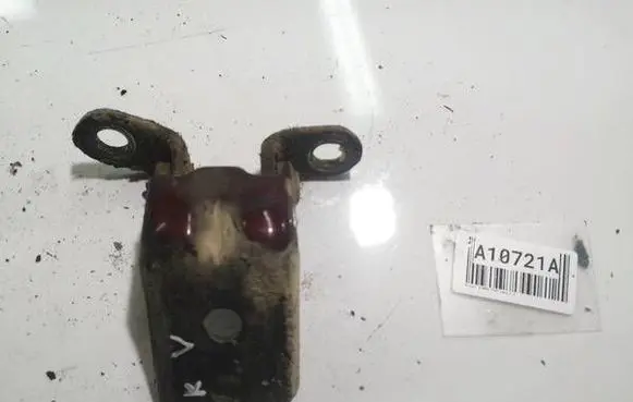 Nissan Almera Tino Front door upper hinge 