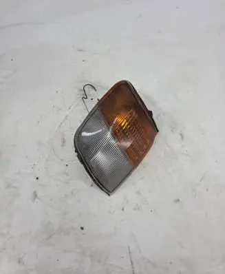 Mitsubishi Pajero Front indicator light 21037746
