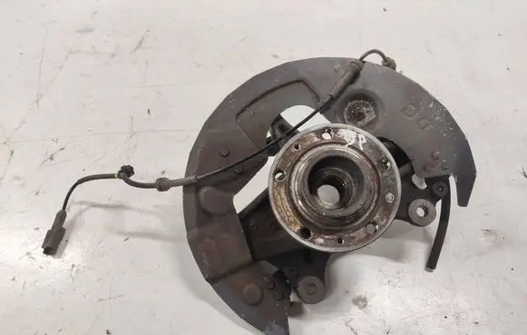 Front wheel hub