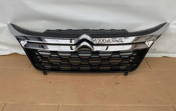 Citroen C3 Front bumper upper radiator grill 1314848070
