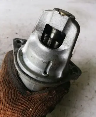 Nissan Almera Tino Starter motor 233005J201