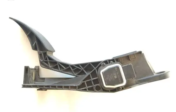 Mercedes-Benz ML W164 Accelerator throttle pedal A1643000004