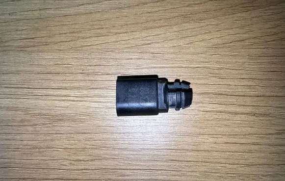 Volkswagen Golf V Outside/exterior temperature sensor 8Z0820535