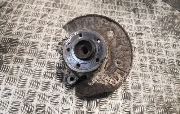 Mercedes-Benz Vito Viano W639 Front wheel hub 6393300732 A6393300732