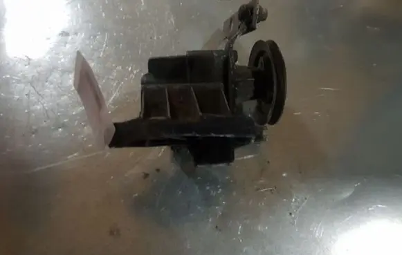 BMW 5 E34 Power steering pump