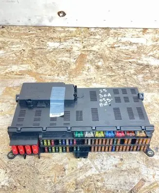 BMW X5 E53 Fuse module 8380407 8378107 61138380407