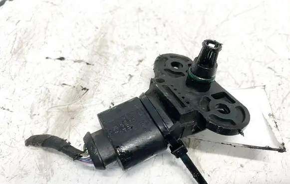 Skoda Octavia Mk2 (1Z) Air pressure sensor 0261230031 06b906051