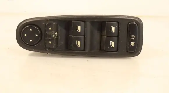 Citroen C4 I Picasso Electric window control switch 96639383ZD