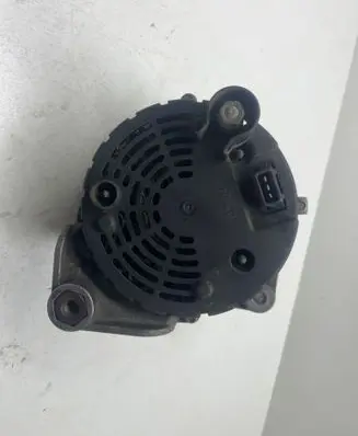 BMW 5 E39 Generator/alternator 2248296