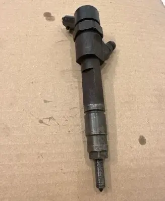 Nissan Primera Fuel injector 0445110110b