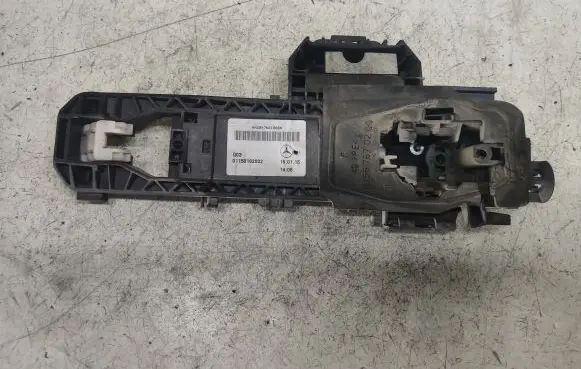 Mercedes-Benz GLA W156 X156 Front door exterior handle/bracket 01150182002