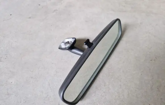 Mitsubishi Pajero Sport I Rear view mirror (interior)