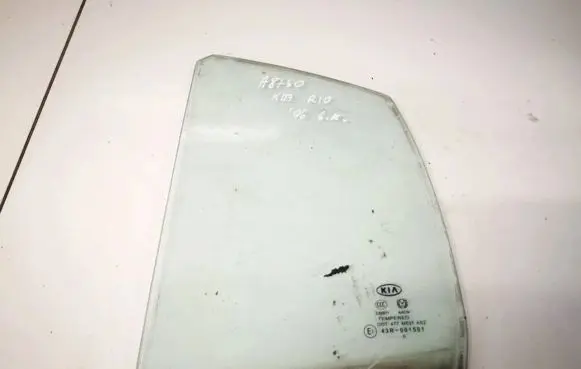 Rear vent window glass